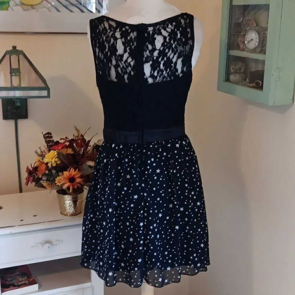 B. SMART Dress - Picture 5 of 13